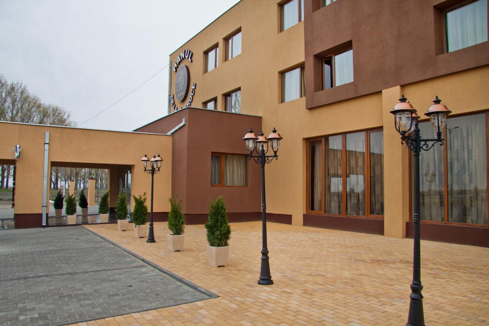 Hotel Hanul de la Rascruce Arad Exterior foto